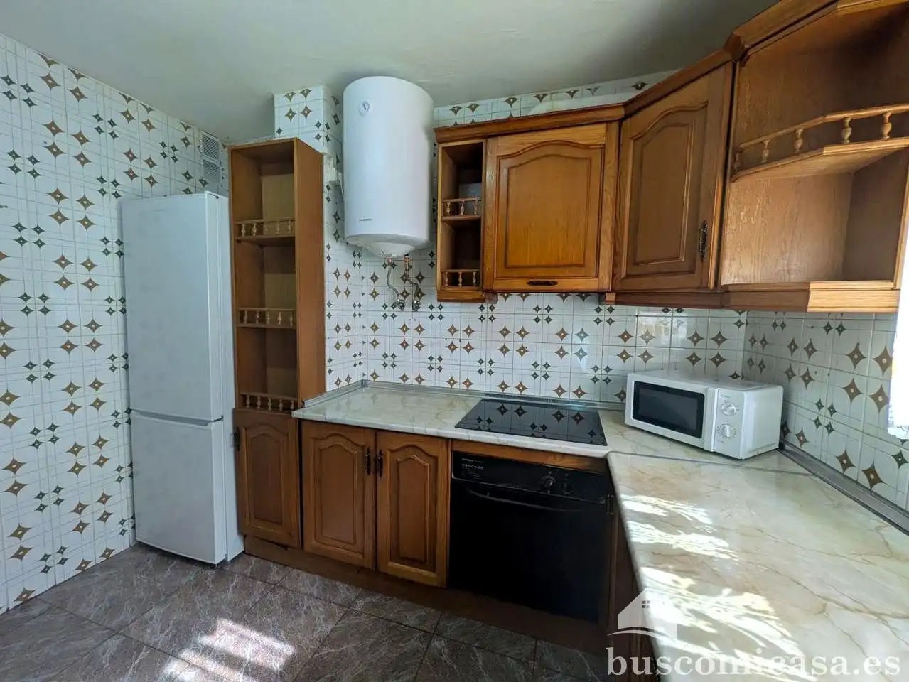 Cuina de Pis de lloguer en Linares amb Aire condicionat i Moblat