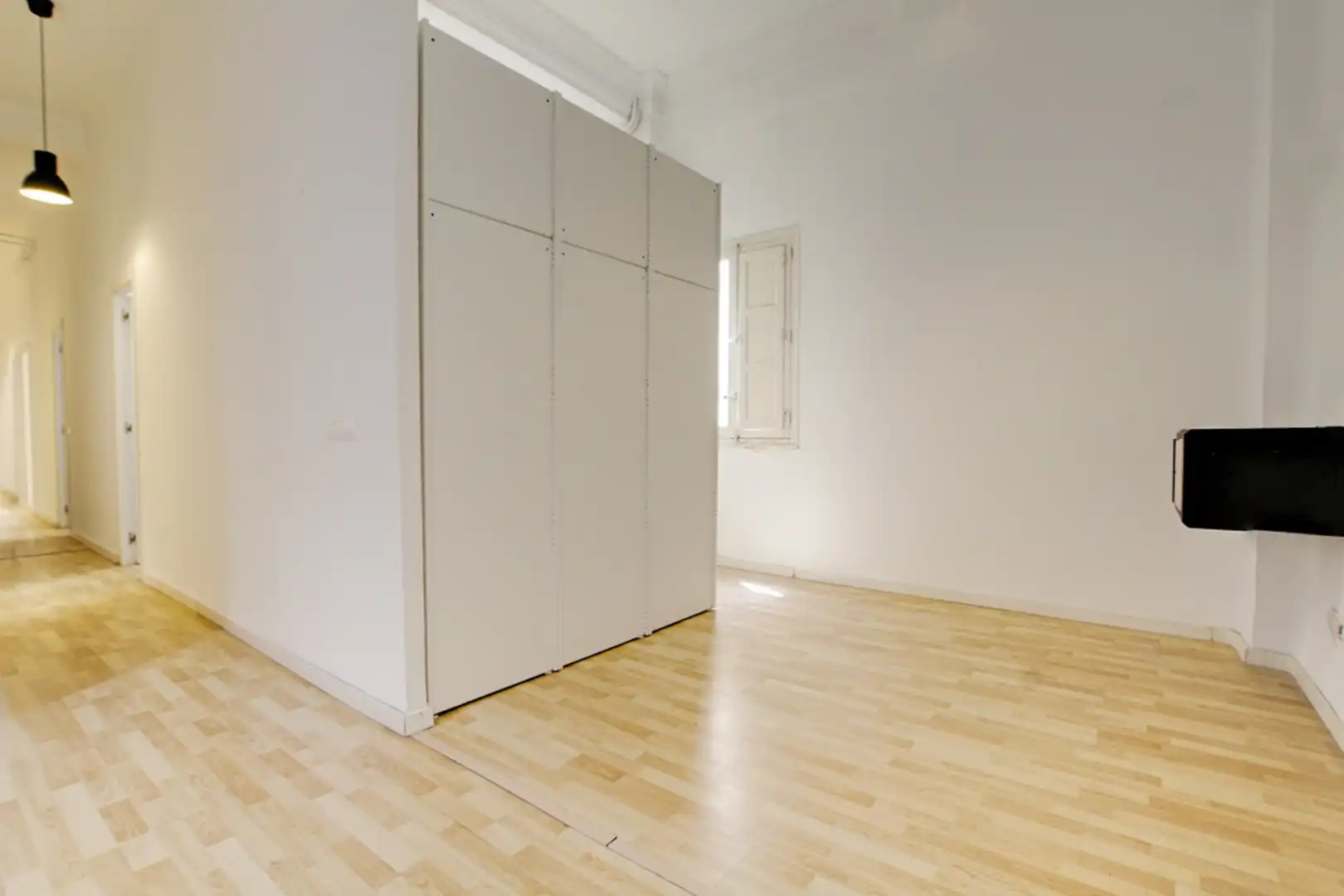 Schlafzimmer von Büro zur Miete in Madrid mit Heizung