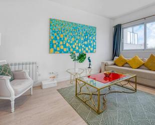 Sala d'estar de Apartament de lloguer en  Madrid Capital amb Aire condicionat, Calefacció i Forn