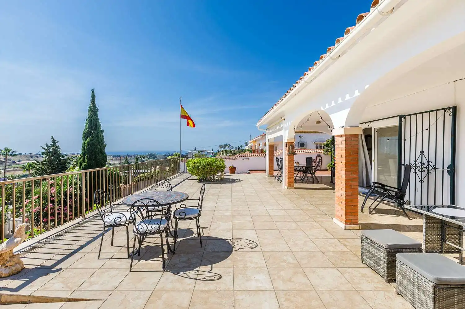 Terrassa de Casa o xalet en venda en Vélez-Málaga amb Aire condicionat, Traster i Internet