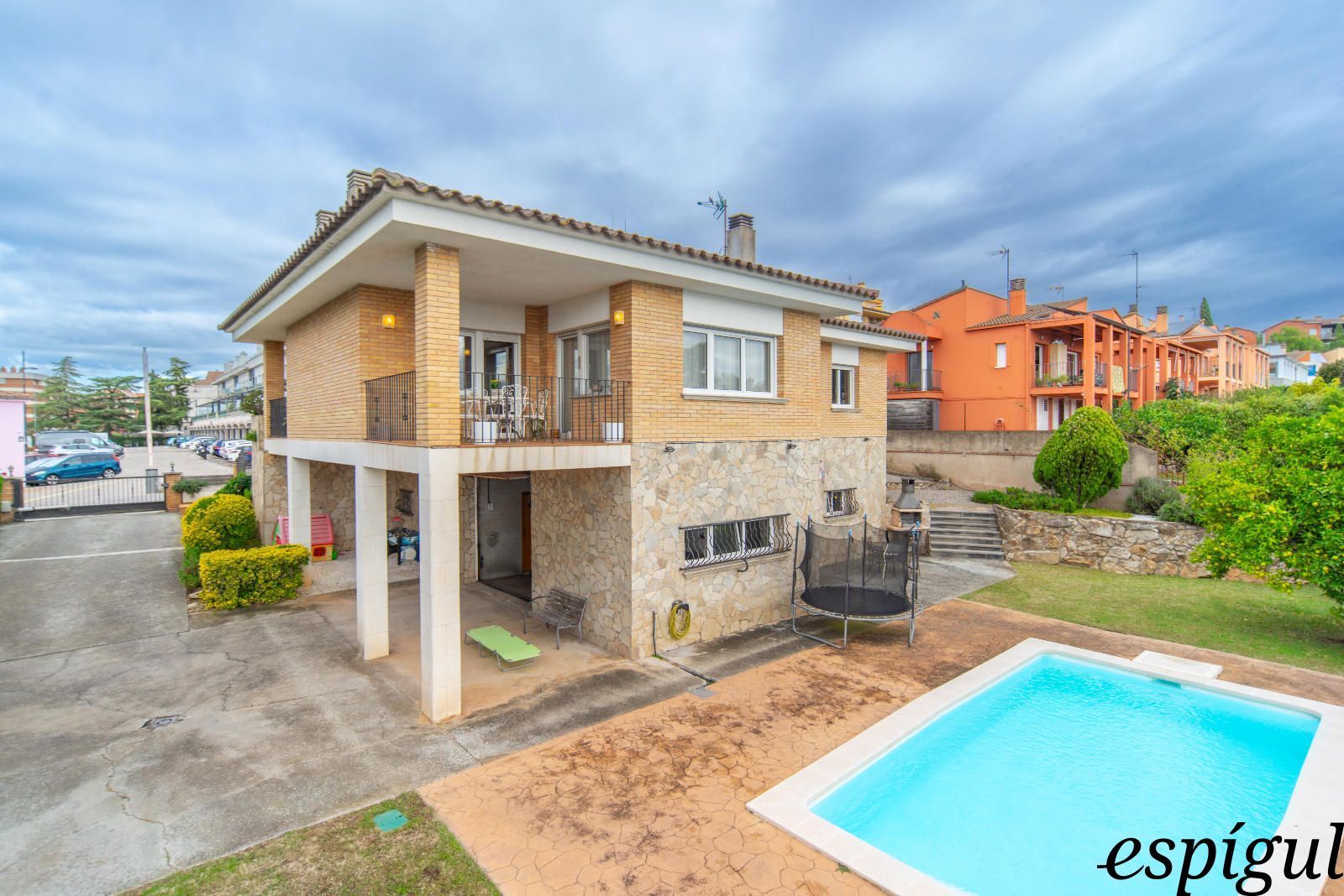 Vista exterior de Casa o xalet en venda en Girona Capital amb Aire condicionat, Calefacció i Terrassa