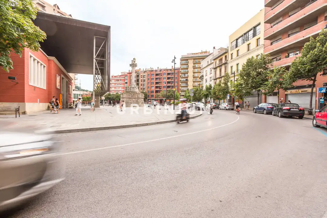 Business premises to rent in Plaça Calvet i Rubalcaba, imagen 4