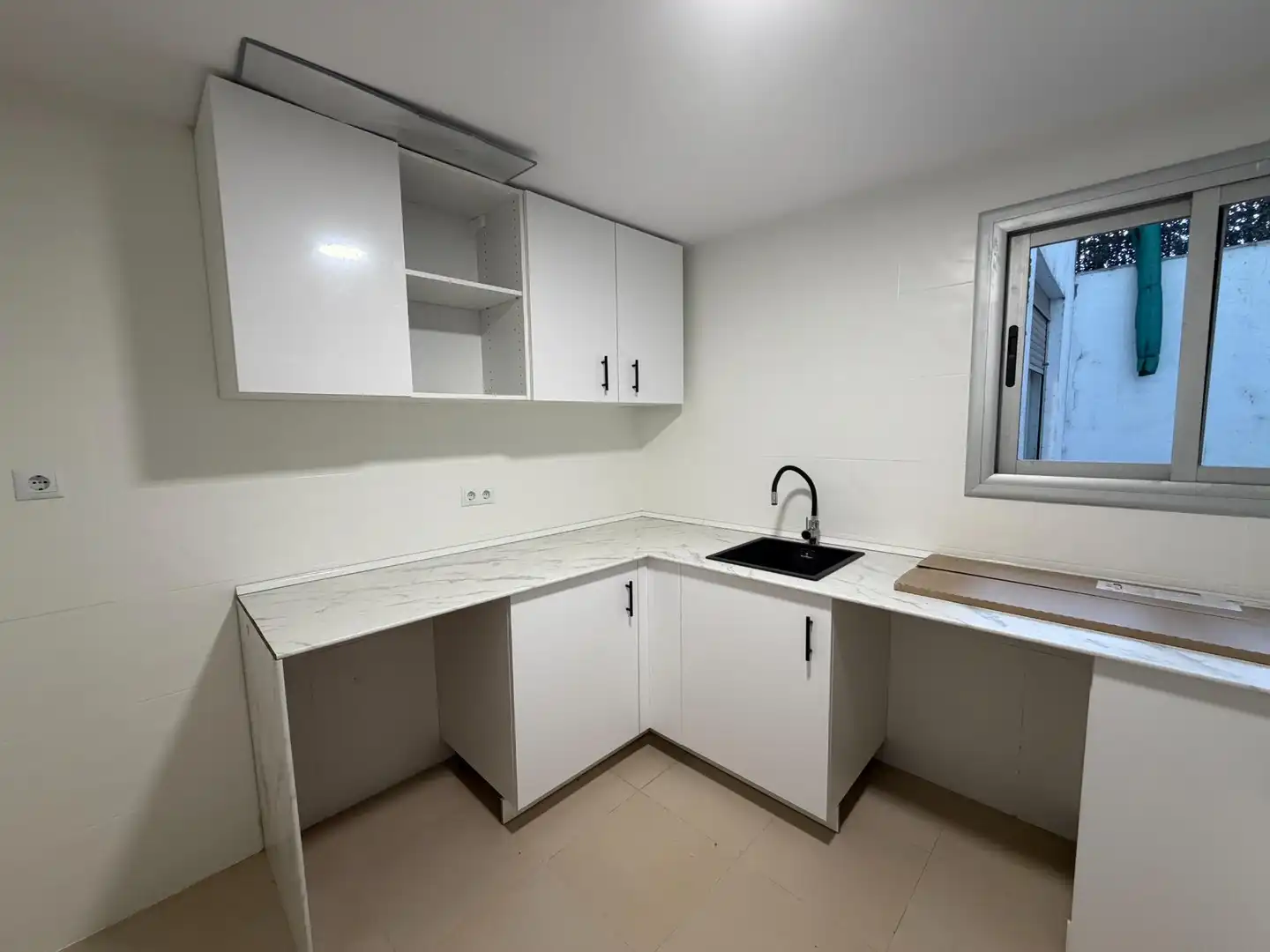 Küche von Wohnung zum Verkauf in Salt