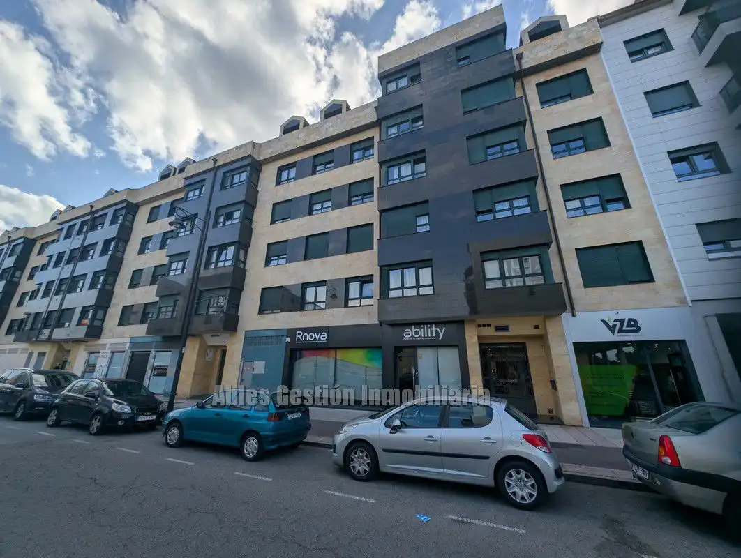 Vista exterior de Piso de alquiler en Siero con Calefacción, Parquet y Trastero
