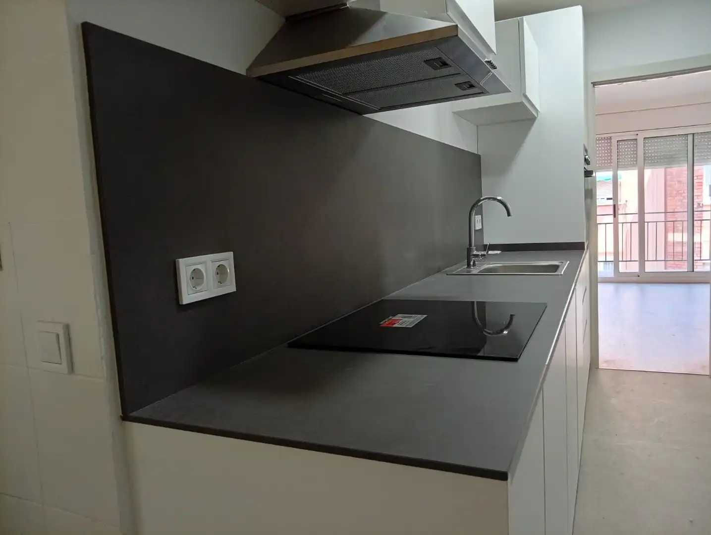 Cuina de Pis en venda en Cerdanyola del Vallès amb Parquet, Forn i Rentadora