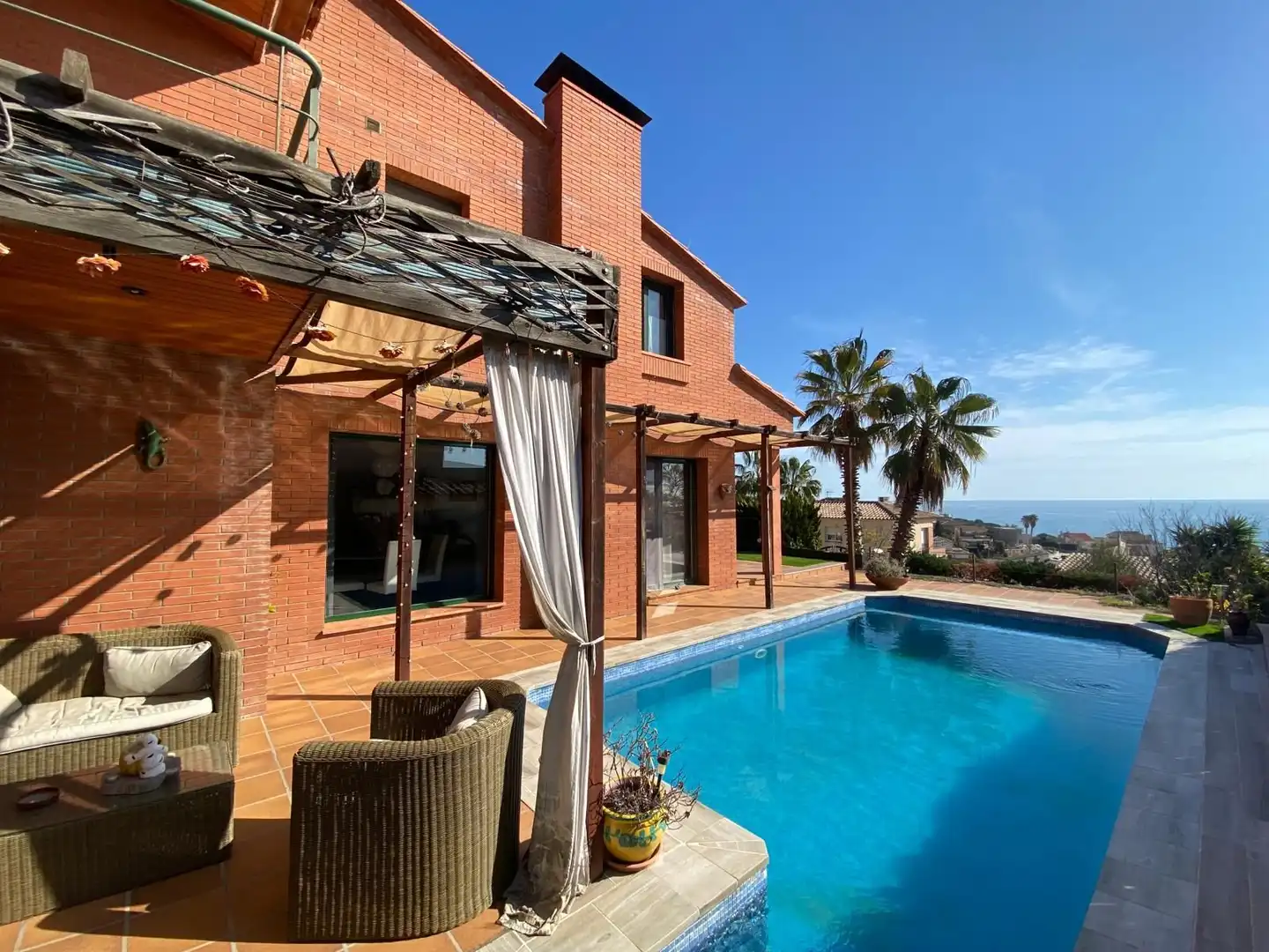 Casa amb piscina en venda a Canet de Mar