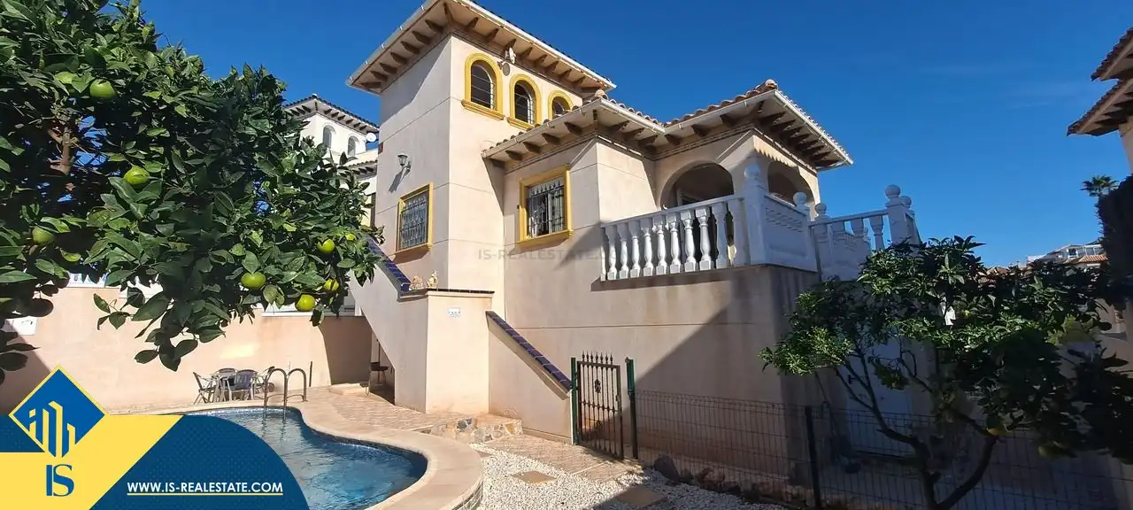 Villa mit Garten zum Verkauf in Orihuela Costa
