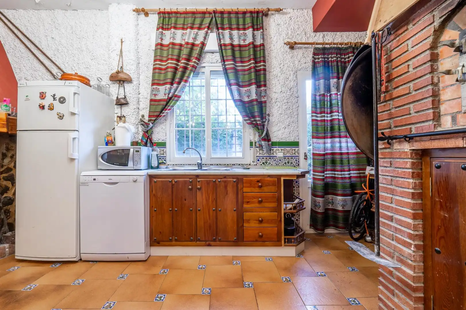 Cocina de Casa o chalet en venta en Valdepeñas de Jaén con Aire acondicionado, Calefacción y Jardín privado