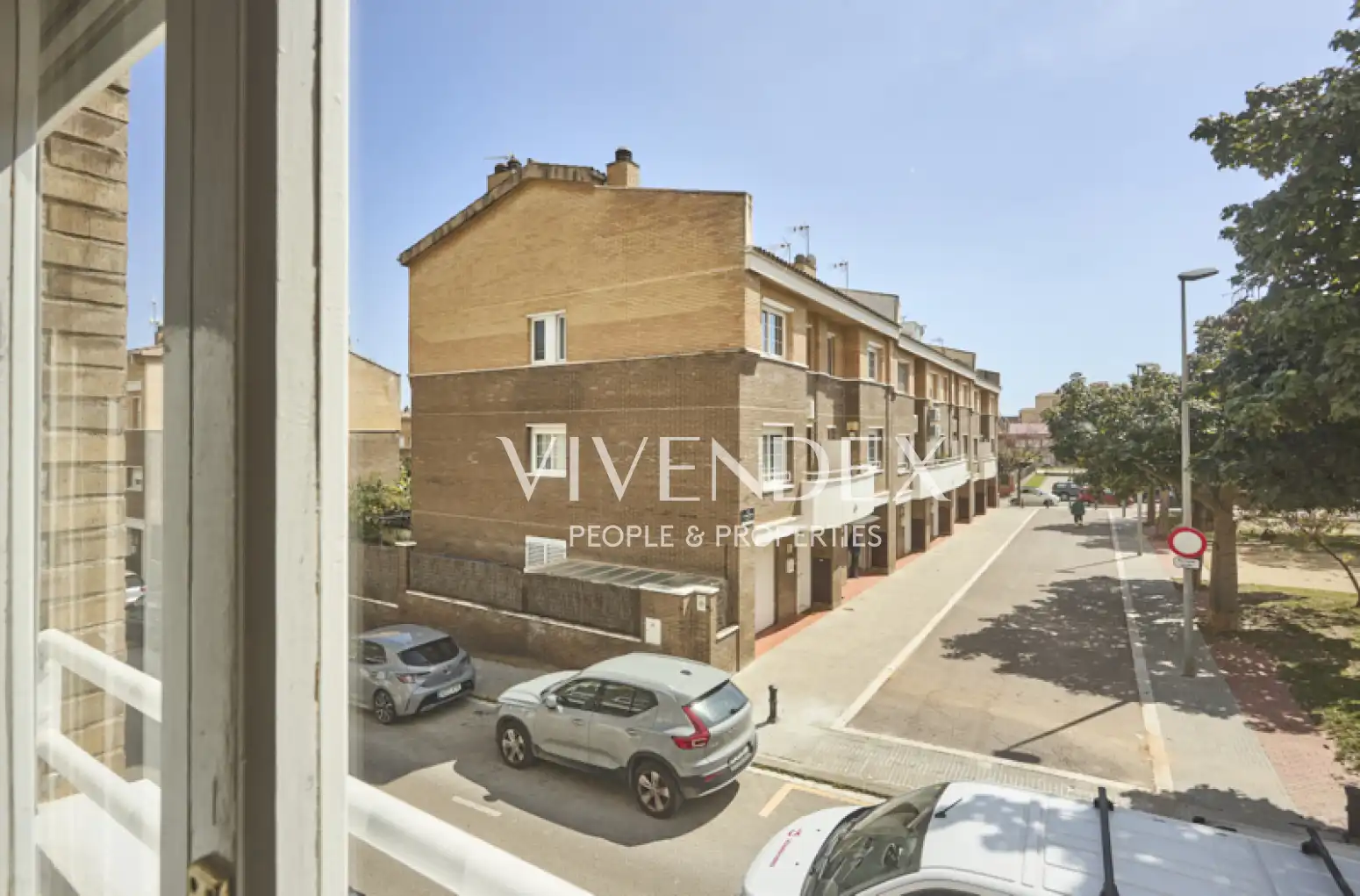 Vista exterior de Casa adosada en venta en Viladecans con Calefacción, Jardín privado y Terraza