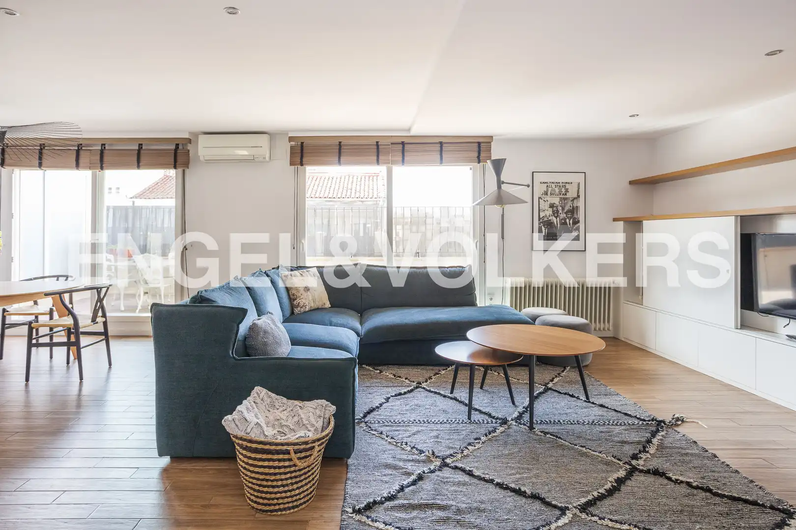 Living room of Attic for rent in Madrid  with Air Conditioner, Heating and Terrace