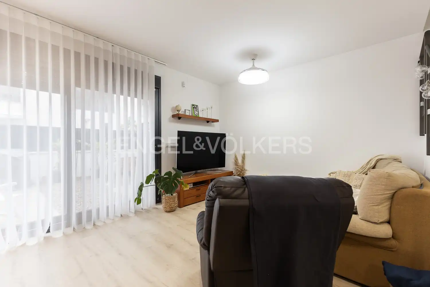 Sala de estar de Casa o chalet en venta en Valencia con Aire acondicionado, Calefacción y Jardín privado