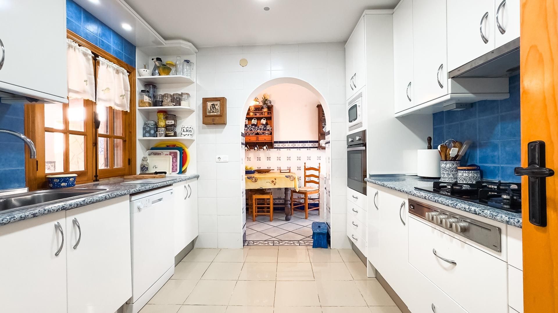 Kitchen of House or chalet for sale in La Nucia  with Private garden, Terrace and Balcony