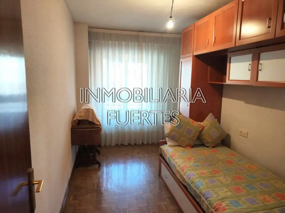 Flat for rent in Avenida de Mariano Andrés, Las Ventas