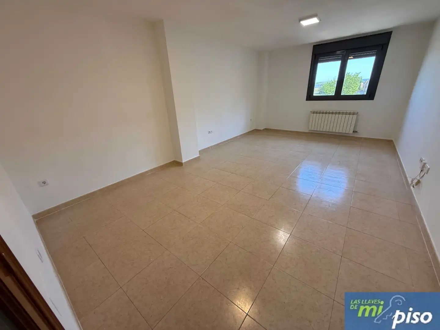 Sala de estar de Piso en venta en Santovenia de Pisuerga con Calefacción, Terraza y Trastero