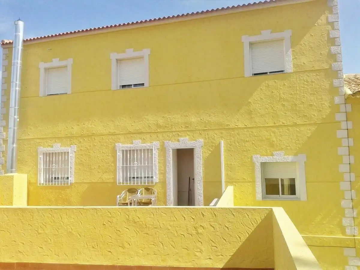 Vista exterior de Casa o chalet en venta en Alcalá del Júcar con Aire acondicionado, Jardín privado y Terraza