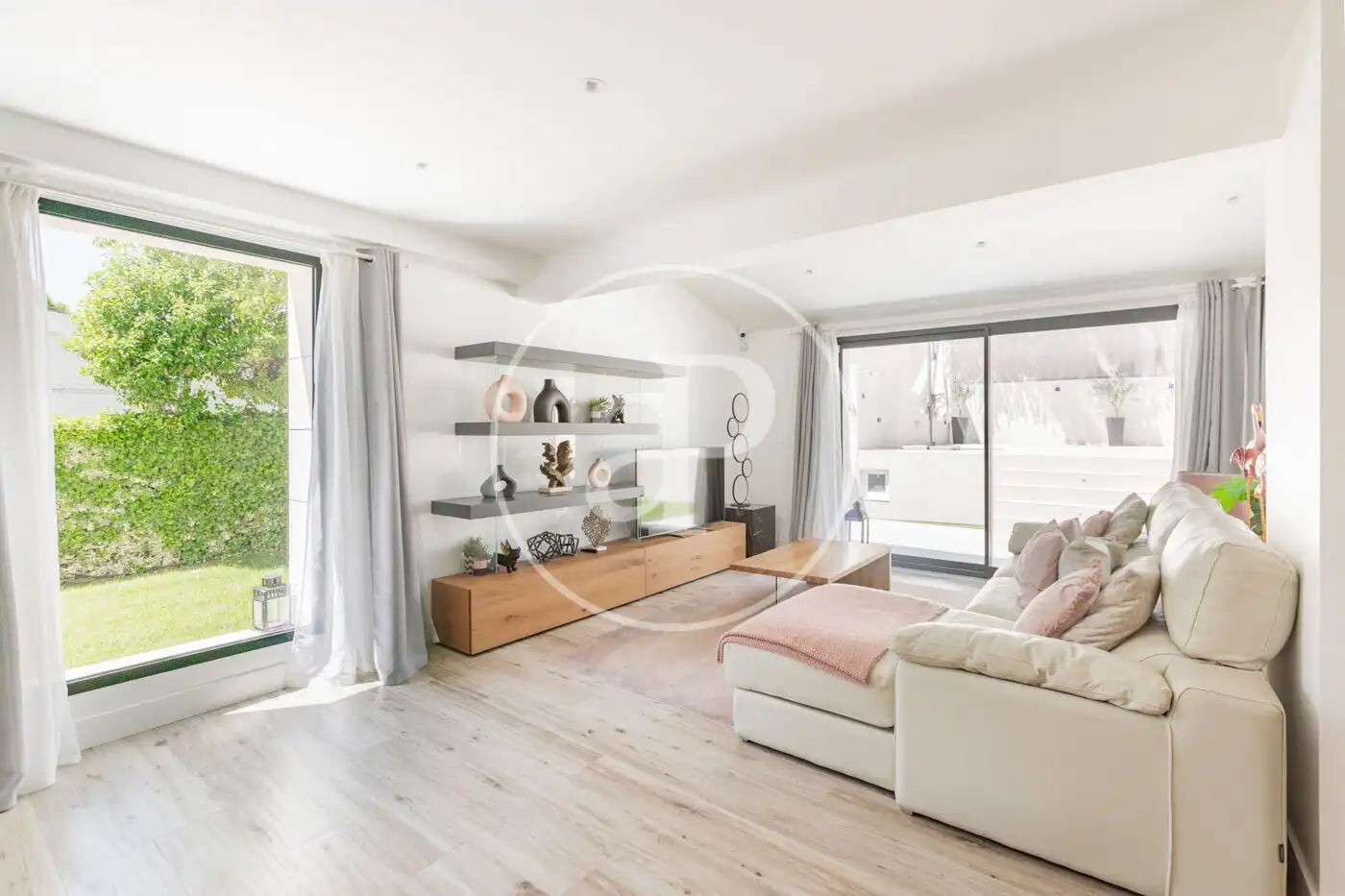 Wohnzimmer von Haus oder Chalet zum Verkauf in Pozuelo de Alarcón mit Klimaanlage, Heizung und Privatgarten