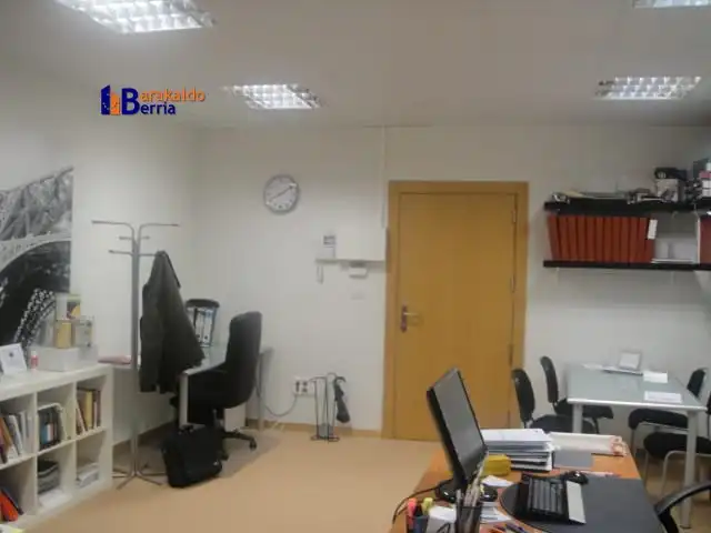Oficina en venda en Barakaldo  amb Moblat