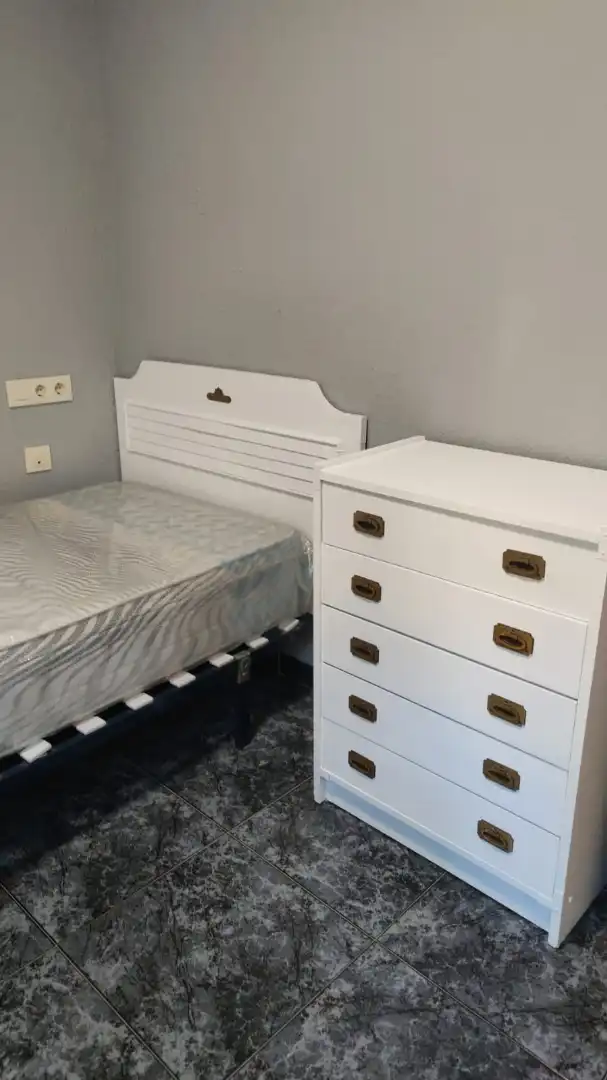 Habitación de Piso de alquiler en Jaén con Amueblado
