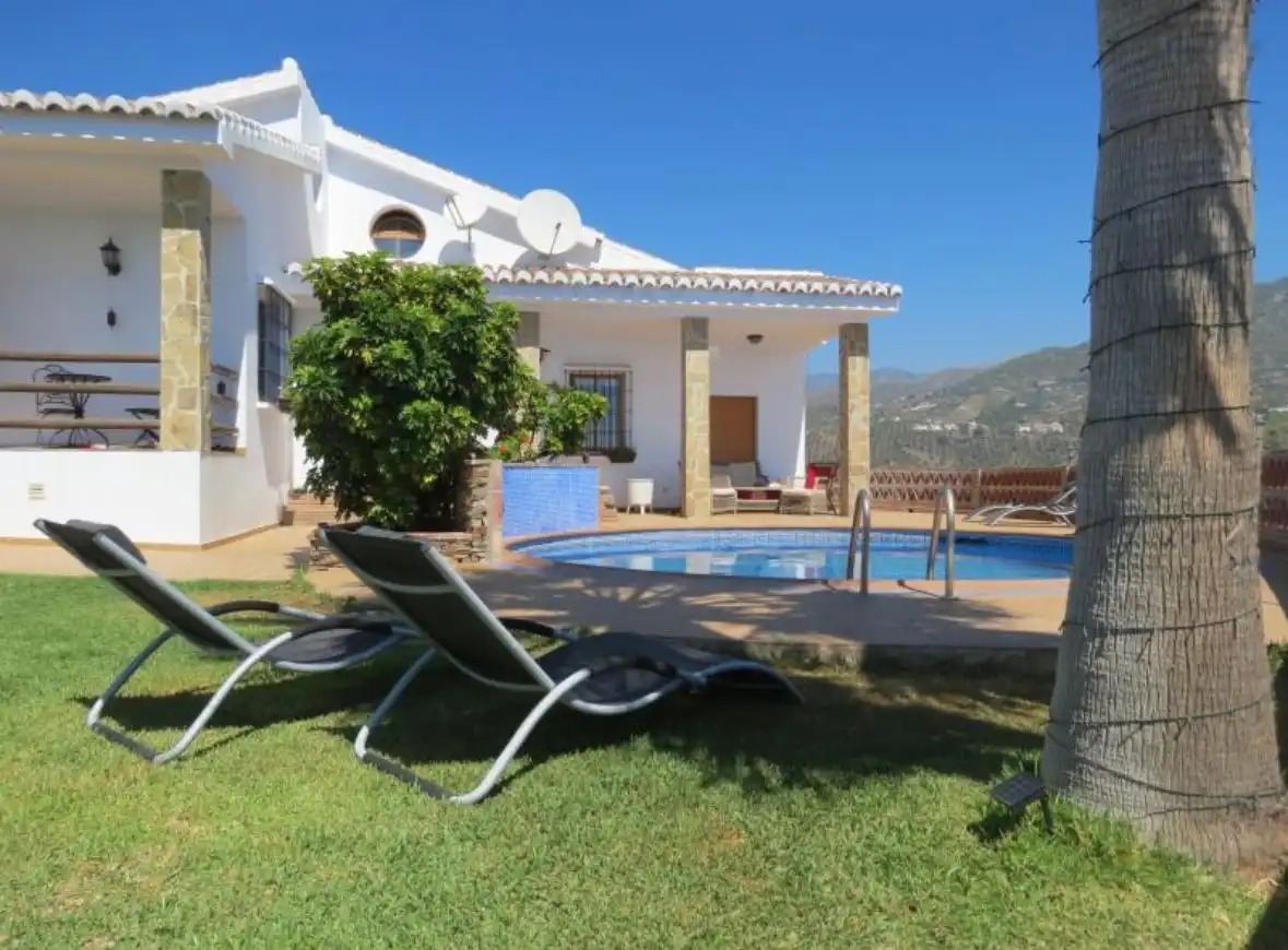 Piscina de Casa o chalet de alquiler en Frigiliana con Aire acondicionado, Calefacción y Terraza