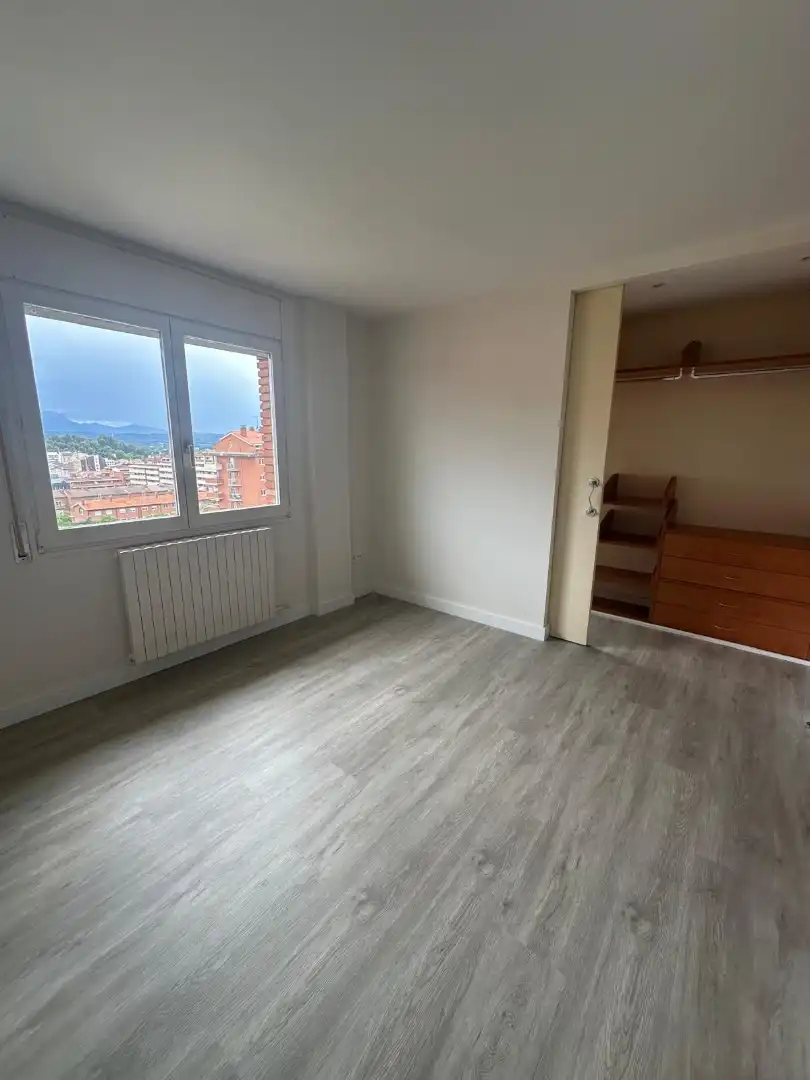 Habitación de Ático de alquiler en Manresa con Calefacción, Jardín privado y Parquet