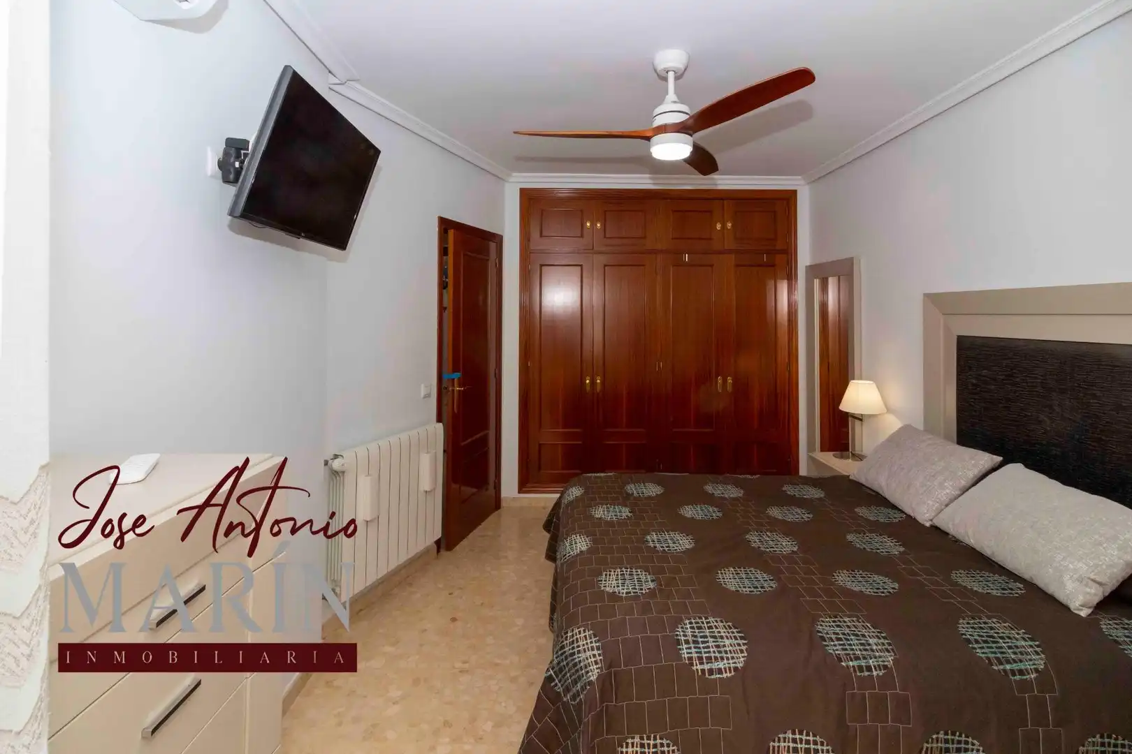 Habitación de Casa adosada en venta en Badajoz con Aire acondicionado, Calefacción y Trastero