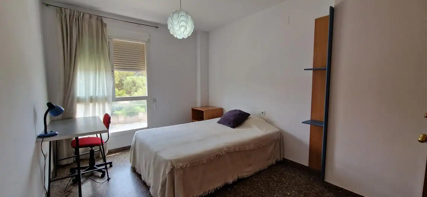 Habitació a D'Almansa, Moncada