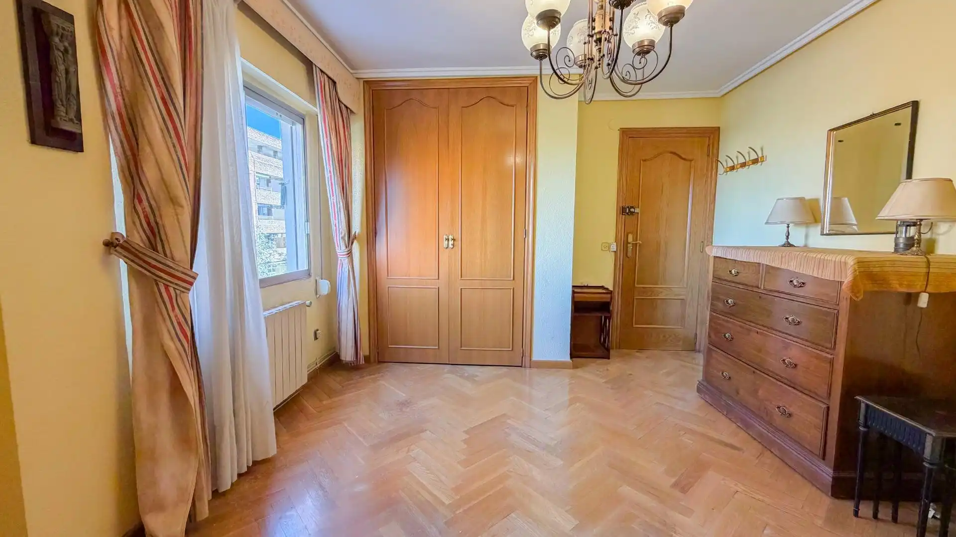 Schlafzimmer von Wohnung zum Verkauf in Valencia mit Klimaanlage, Heizung und Parkett