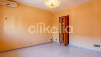 Bedroom of Flat for sale in  Madrid Capital  with Air Conditioner