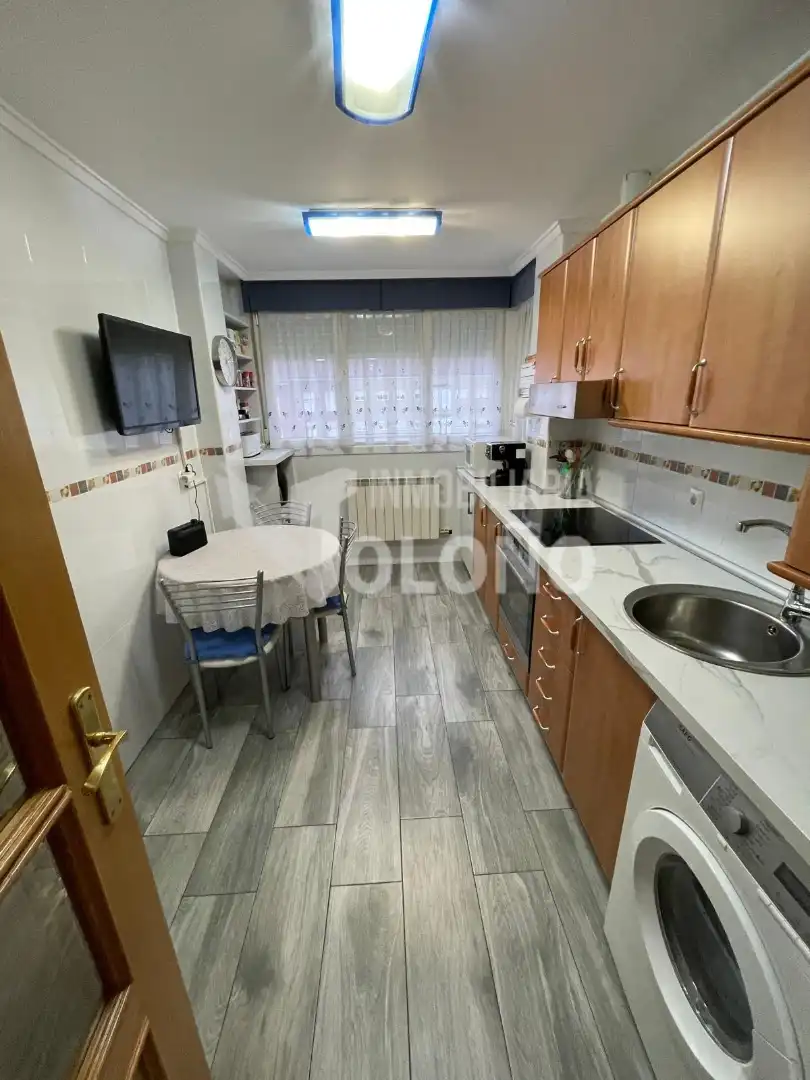 Cuina de Dúplex en venda en Haro amb Aire condicionat, Calefacció i Parquet