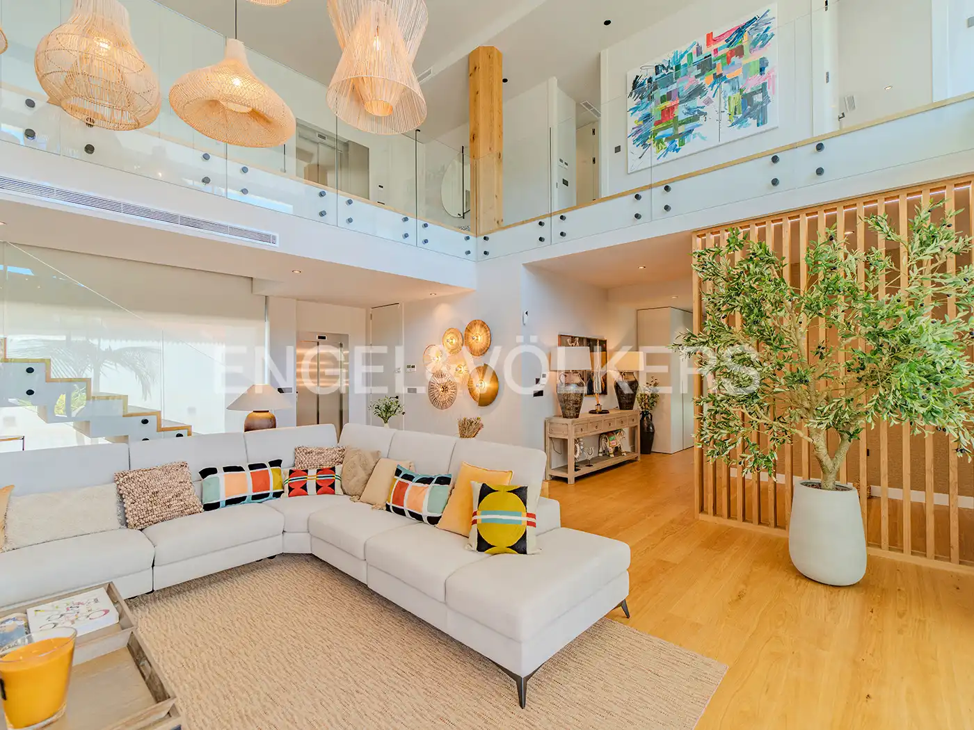 Sala d'estar de Casa o xalet en venda en Alicante / Alacant amb Aire condicionat, Calefacció i Jardí privat