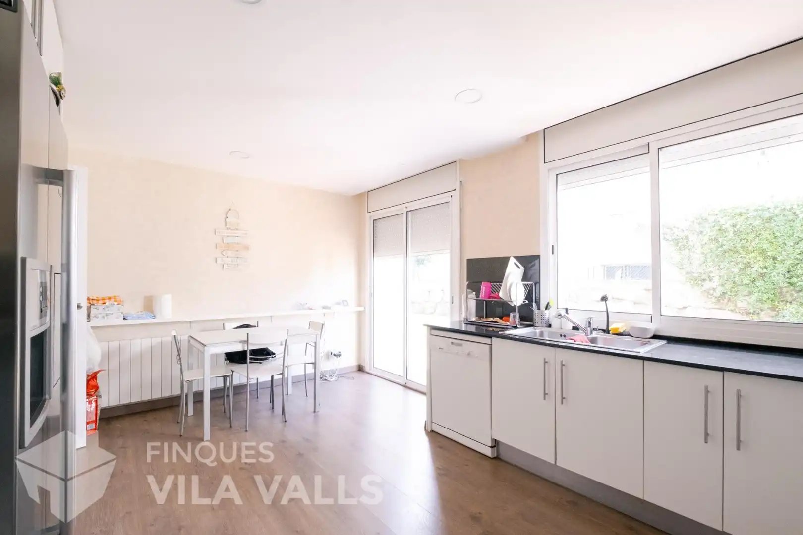 Cuina de Casa o xalet en venda en Bigues i Riells del Fai amb Aire condicionat, Jardí privat i Parquet