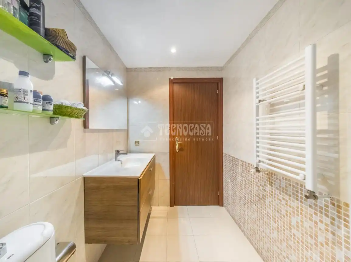 Baño de Piso en venta en Madrid con Aire acondicionado, Calefacción y Parquet