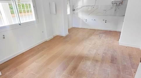 Foto 3 de Piso en venta en Calle Carlos Marx, Sta. Aurelia - Cantábrico - Atlàntico - La Romería,  Sevilla Capital