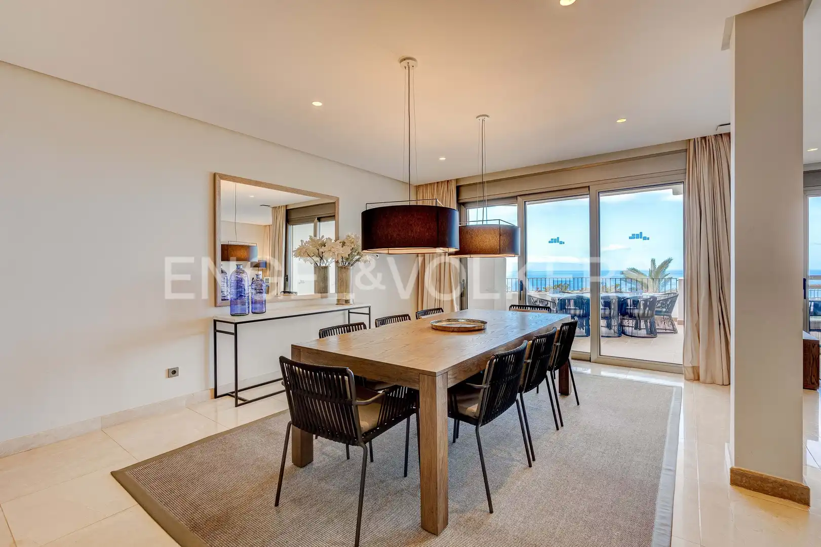 Comedor de Piso en venta en Guía de Isora con Aire acondicionado, Terraza y Piscina