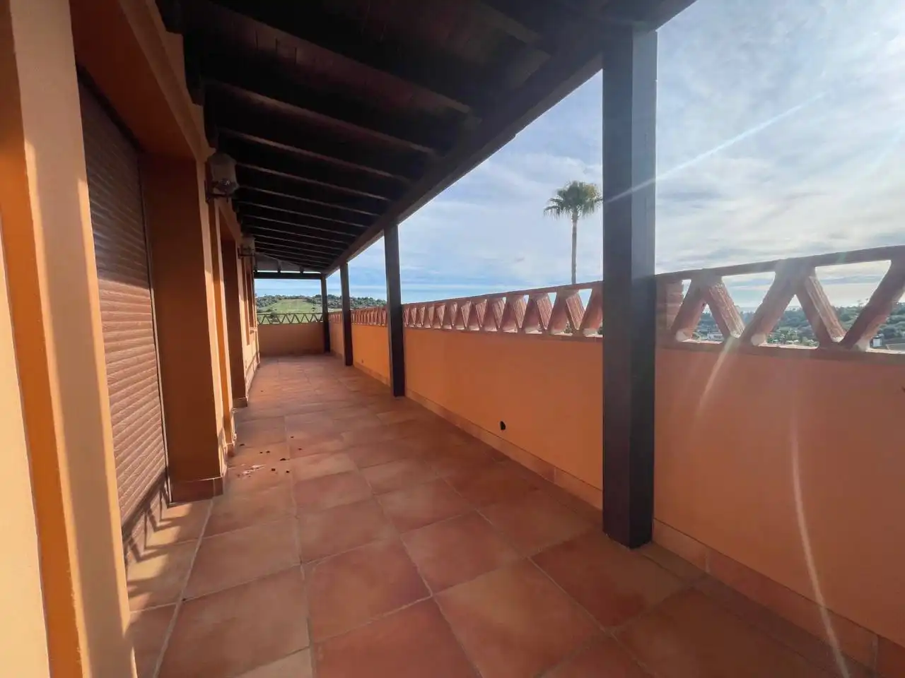 Terrassa de Finca rústica en venda en Estepona amb Aire condicionat, Calefacció i Jardí privat