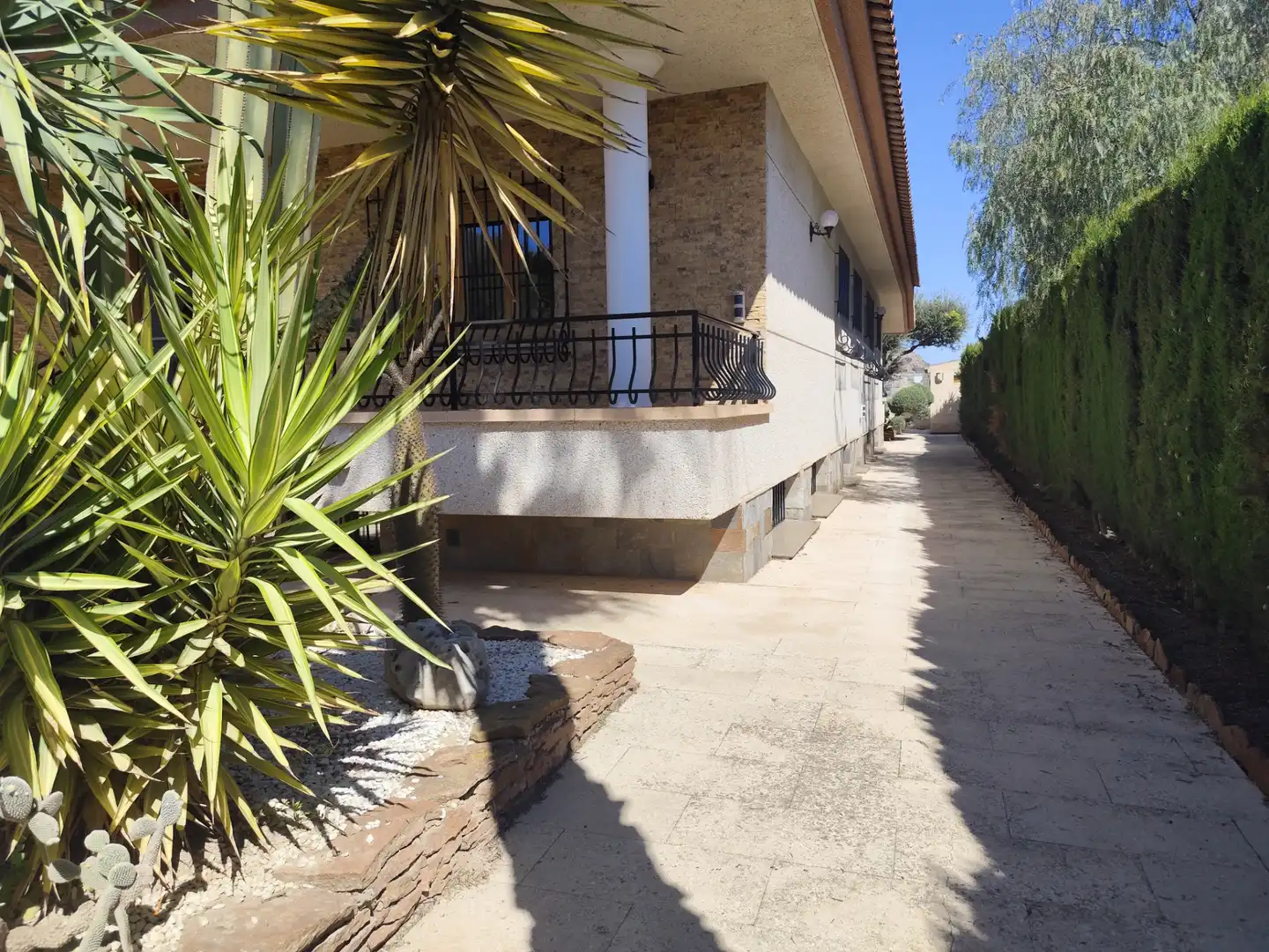 Vista exterior de Casa o xalet en venda en Murcia amb Terrassa, Traster i Piscina