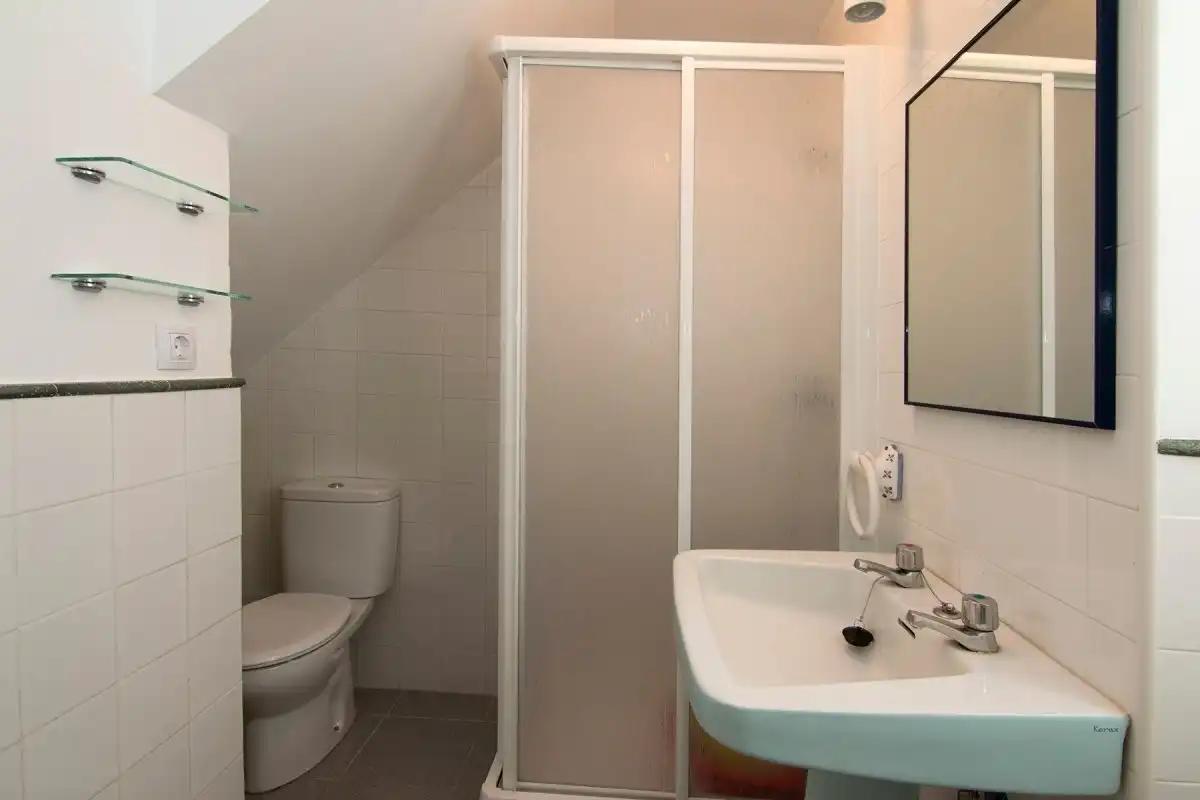 Baño de Finca rústica en venta en Güéjar Sierra con Jardín privado, Terraza y Piscina