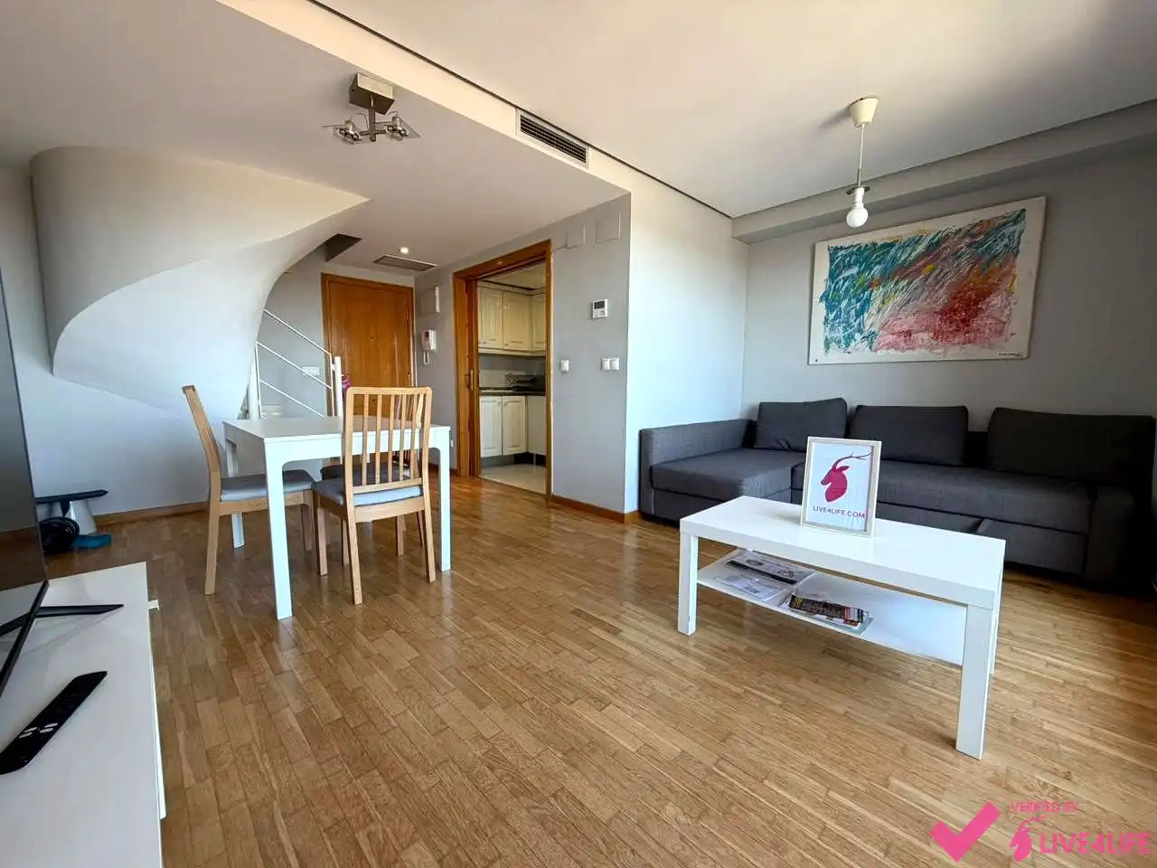 Sala d'estar de Pis de lloguer en Valencia amb Moblat i Balcó