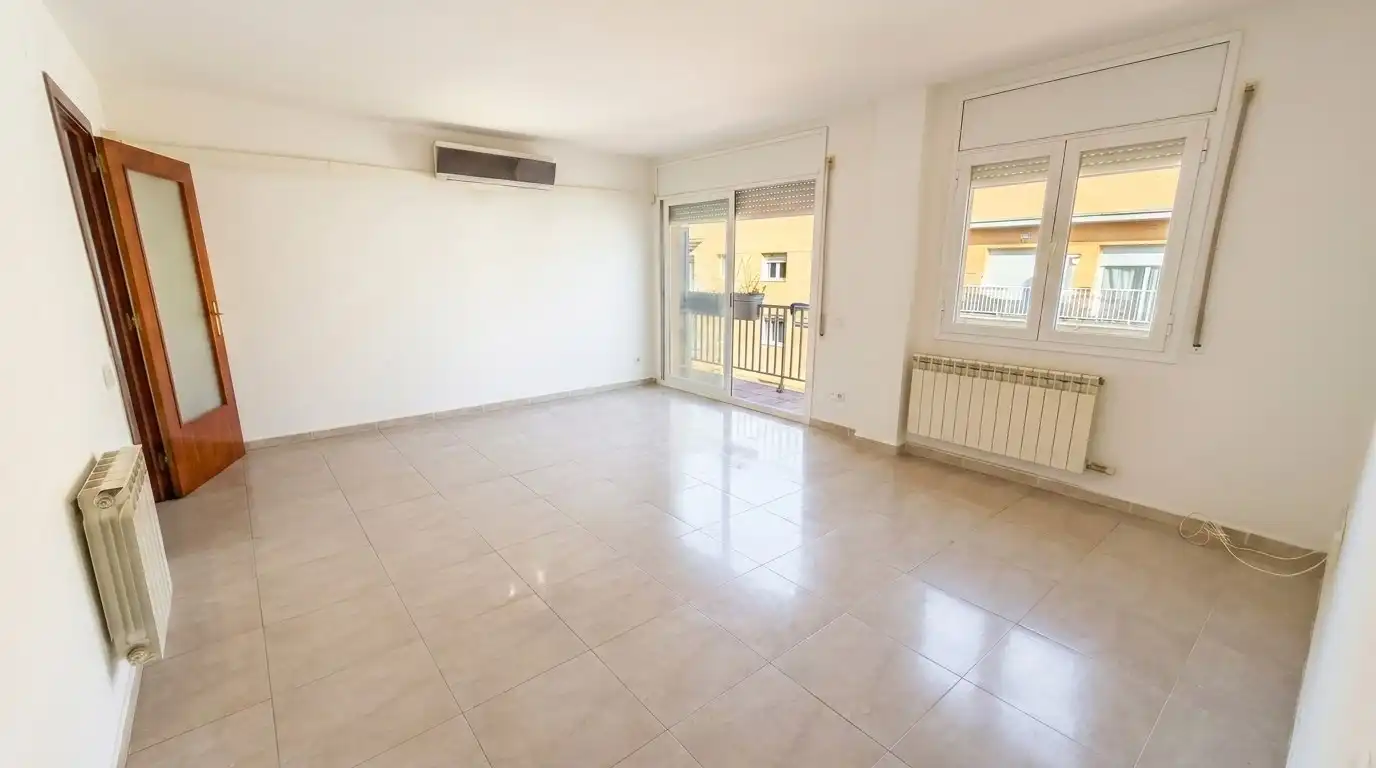 Exterior view of Duplexes for sale in Girona  with Air Conditioner, Heating and Balcony