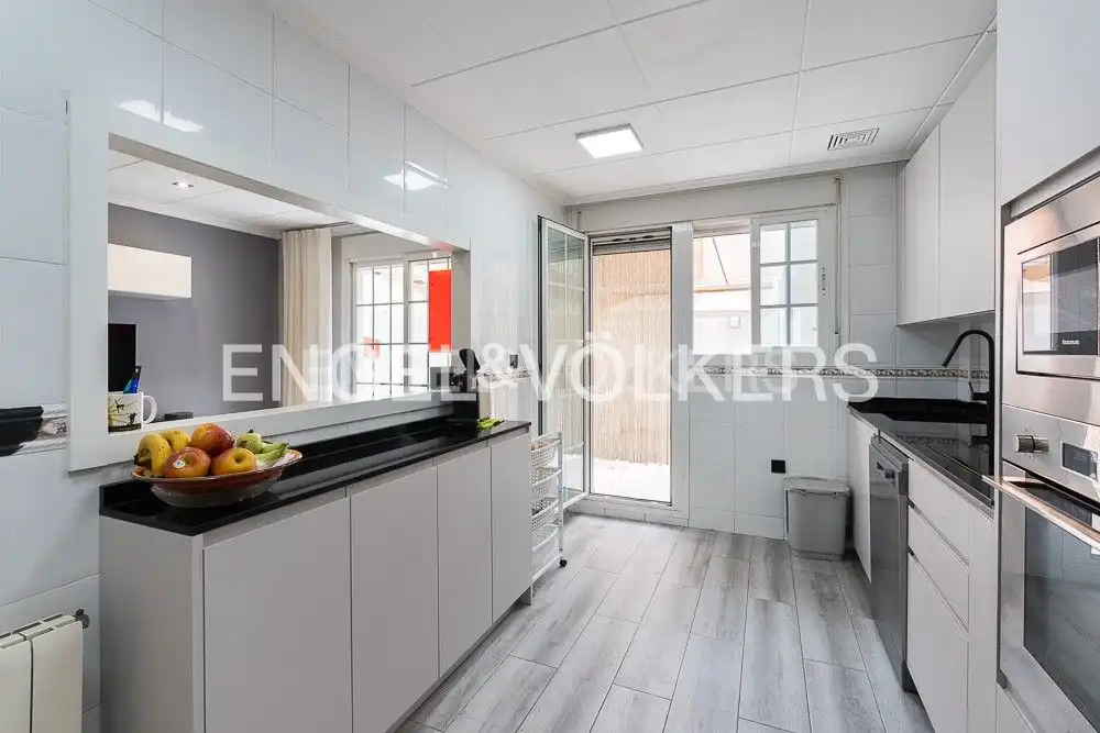 Cocina de Casa o chalet en venta en Valencia con Aire acondicionado, Calefacción y Terraza