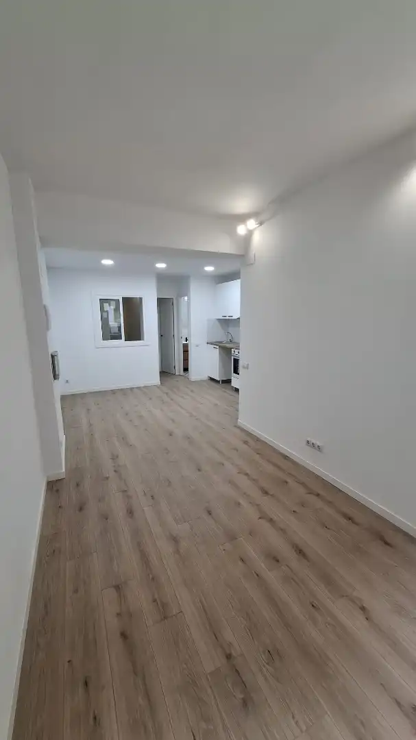 Piso en venta en Barcelona con Parquet, Horno y Alarma