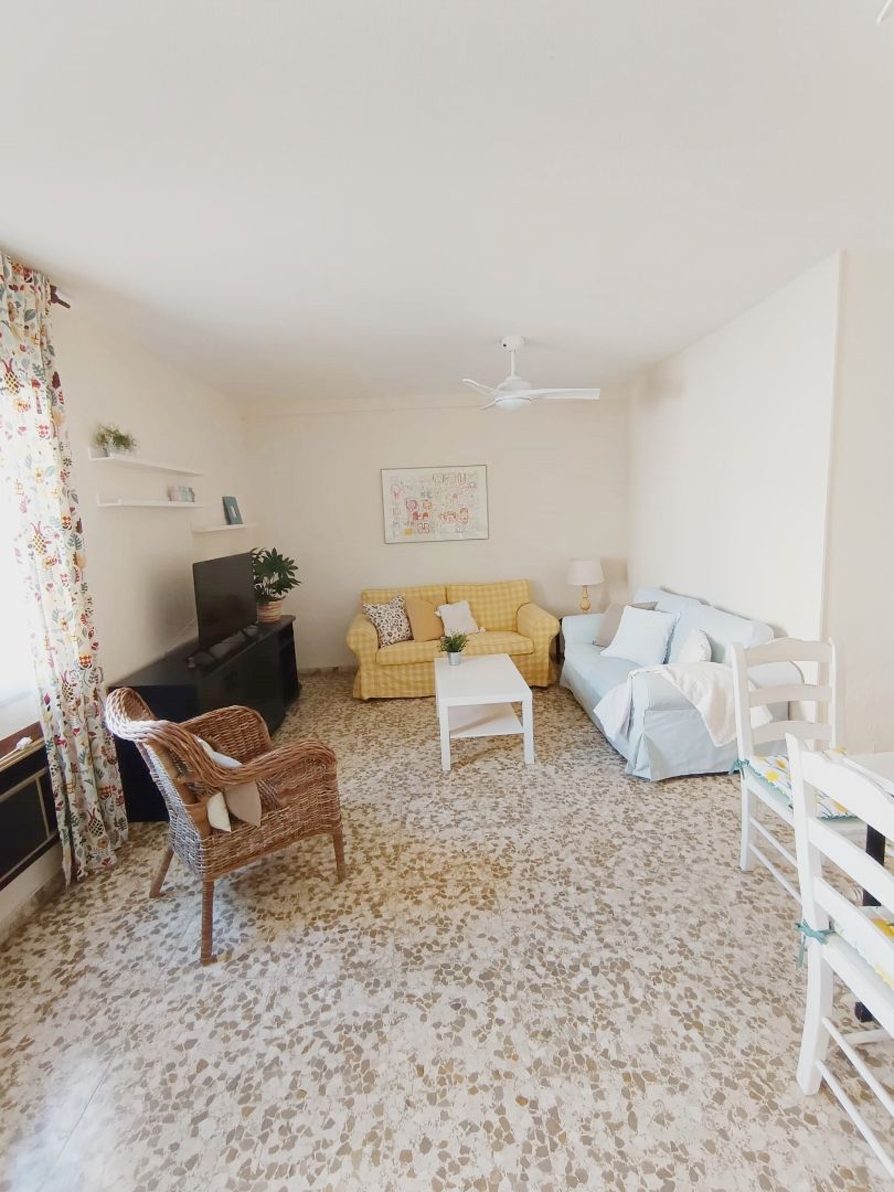 Sala d'estar de Pis de lloguer en  Córdoba Capital amb Aire condicionat i Moblat