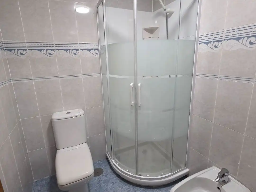 Bany de Pis de lloguer en Liáns