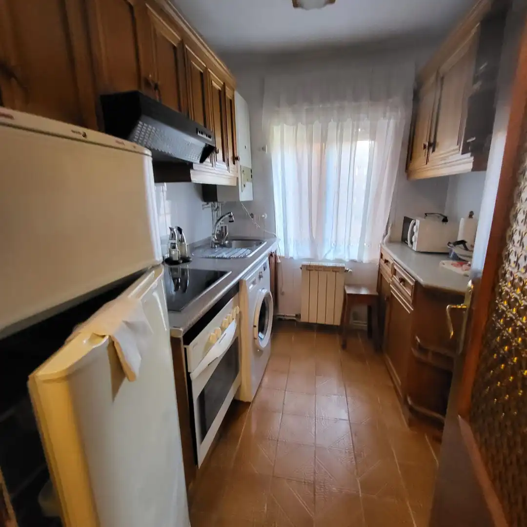 Cocina de Piso de alquiler en Ávila con Calefacción, Terraza y Amueblado