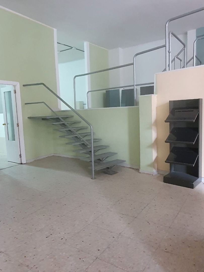 Local de alquiler en Calle San Isidro, 10, Centro - Corte Inglés