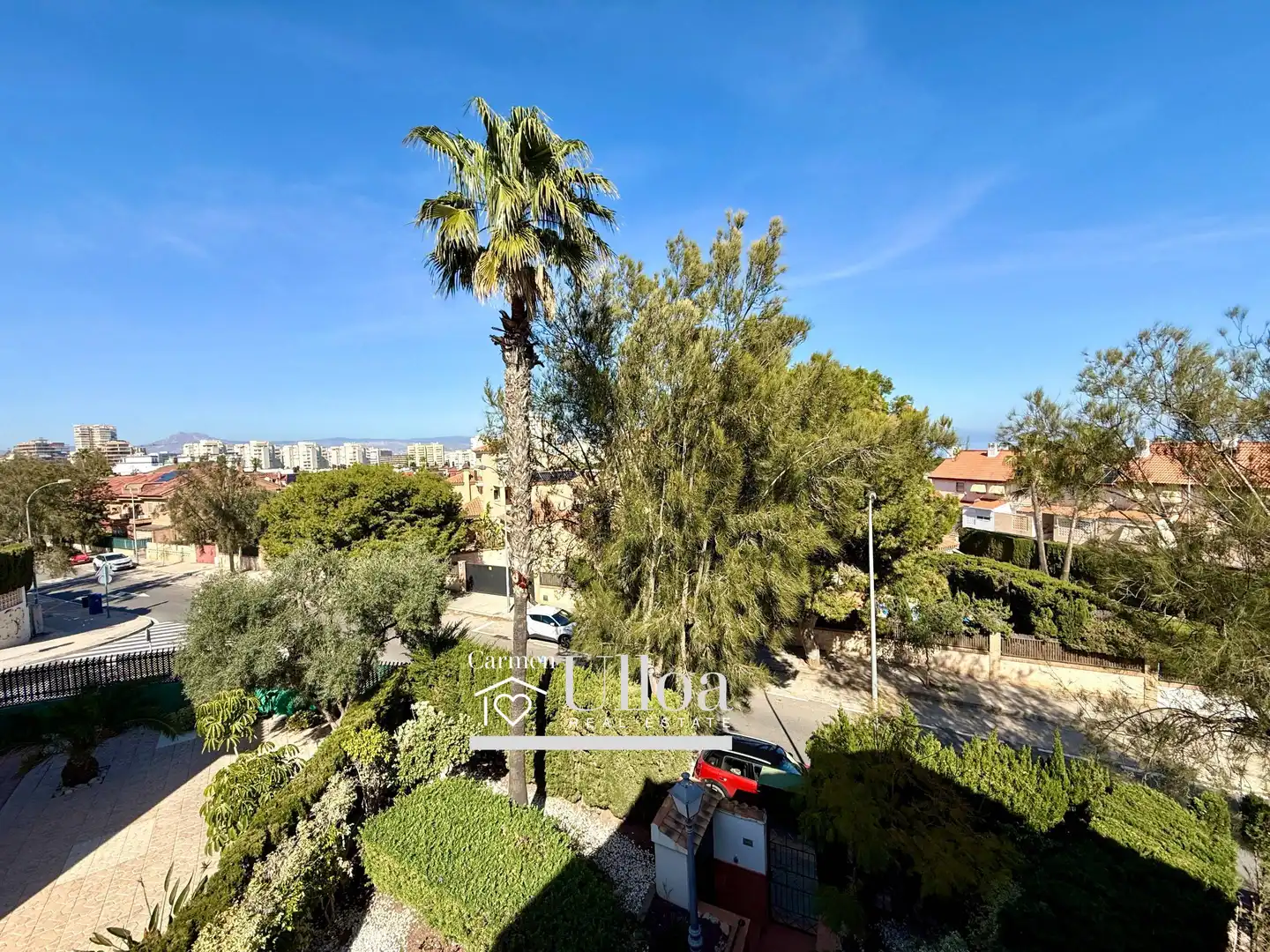 Vista exterior de Casa o xalet en venda en Alicante / Alacant amb Aire condicionat, Calefacció i Jardí privat