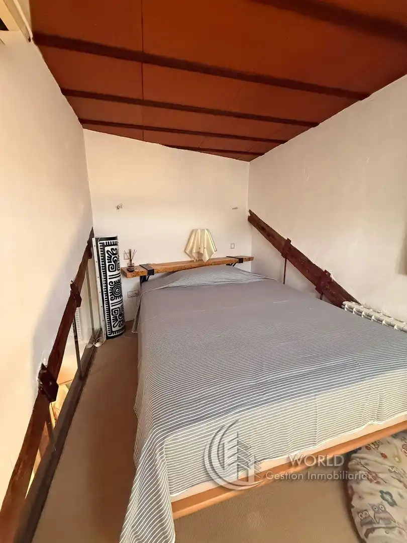 Schlafzimmer von Dachboden zur Miete in Madrid mit Klimaanlage, Heizung und Terrasse