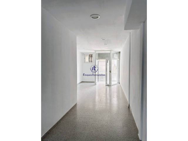 Local comercial en Alquiler en Els Pins