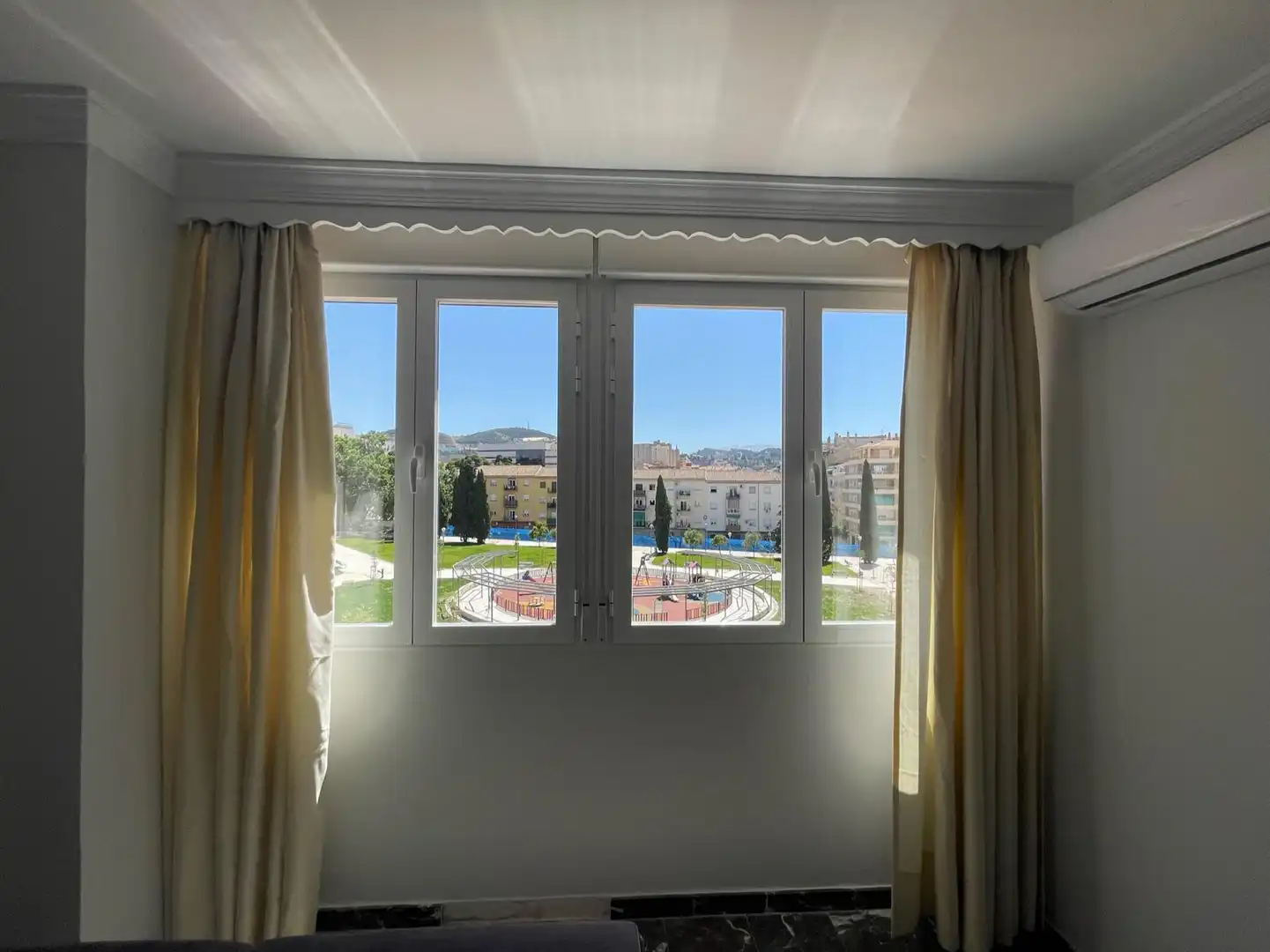 Bedroom of Flat for rent in Granada  with Air Conditioner, Heating and Furnished