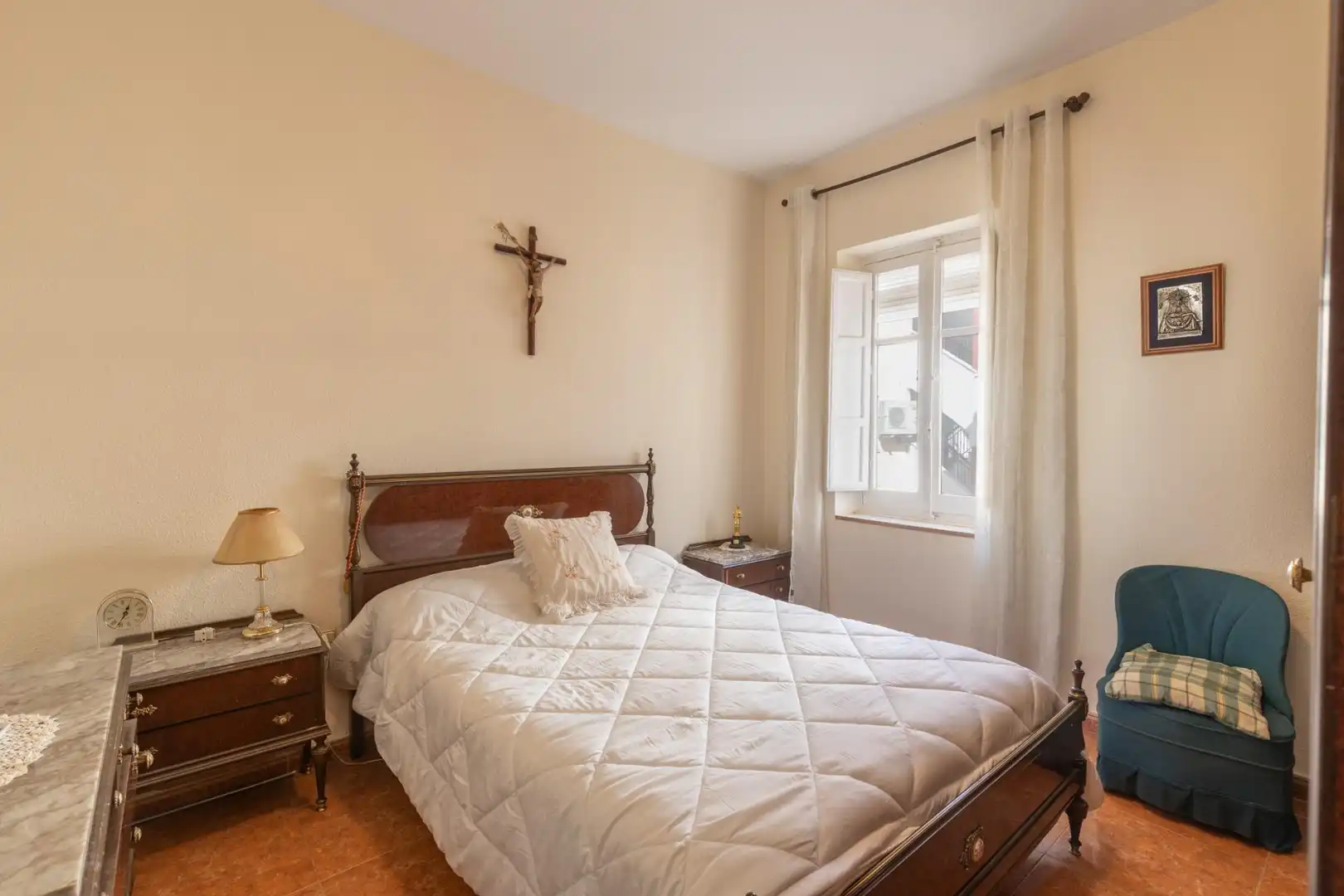 Dormitori de Pis en venda en Granada amb Aire condicionat i Calefacció